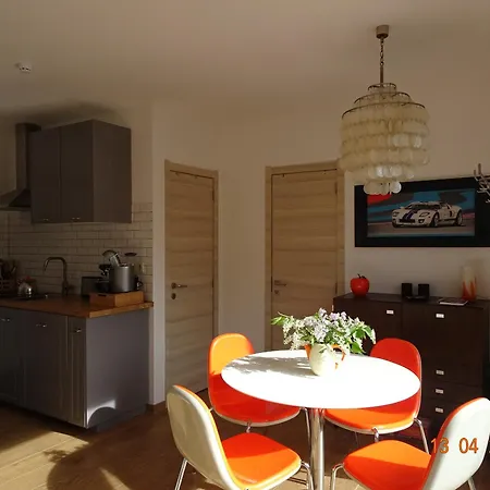 Retro Getaway At The Meuse Valley *